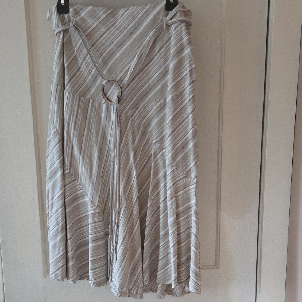 Dalia Collection Beige and White A-Line Skirt